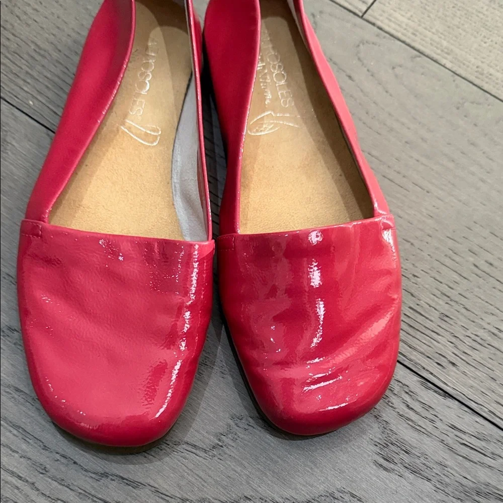 AEROSOLES Shiny Red Loafers - Picture 2 of 6